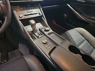 Lexus IS 2.5 300h Business