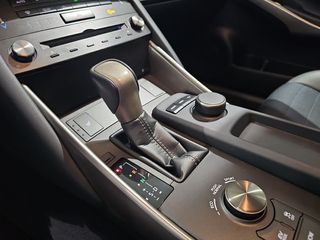 Lexus IS 2.5 300h Business