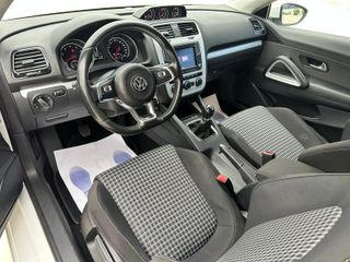 Volkswagen Scirocco R LINE
