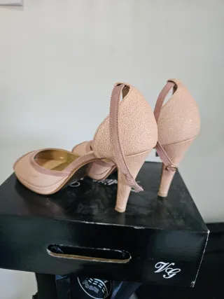 Zapatos de tacón para fiesta rosa