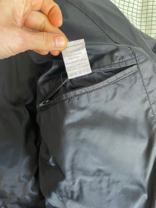 Chaqueta McNeal plumón negra con capucha