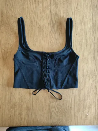 Top Corsé Negro con Cordones
