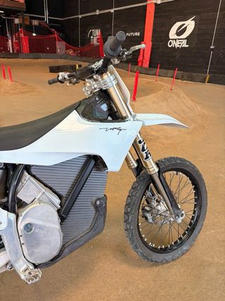 Stark Varg MX 1.0 Motocross Blanca 2025 ALPHA 80hp
