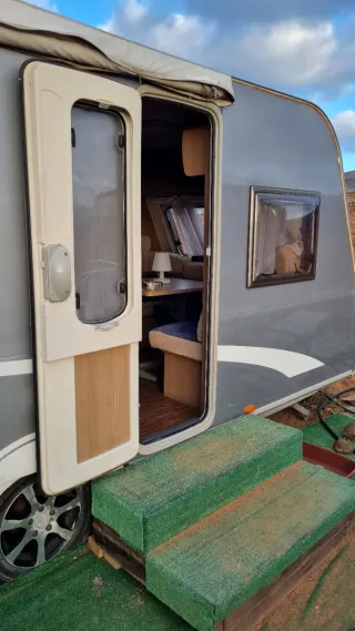 Caravana Burstner Averso Fifty