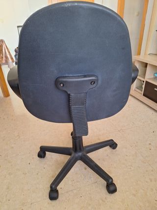 Silla de oficina ergonómica azul