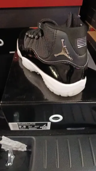 Jordan 11 Negro Rojo Talla 42