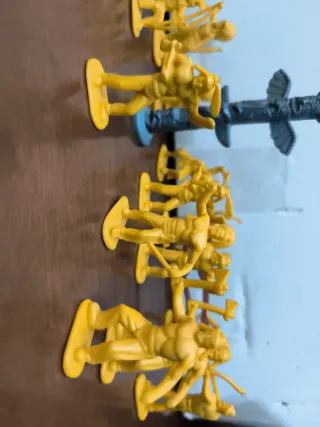 Soldatini vintage indiani e cowboy