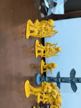 Soldatini vintage indiani e cowboy