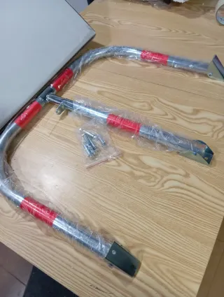 Valla Parking Zincada con Portacandado