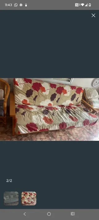Sofá cama de pino con estampado floral