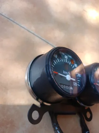 Cuentakilómetros y Tacómetro Moto