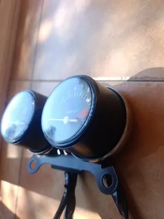 Cuentakilómetros y Tacómetro Moto