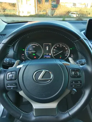 Lexus NX 2021
