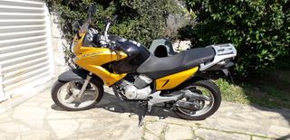 Honda XL 125 Varadero Negra y Amarilla