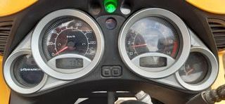 Honda XL 125 Varadero Negra y Amarilla