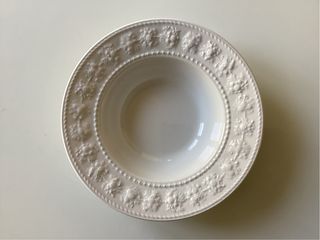 2 Platos Wedgwood Festivity Porcelana Blanca
