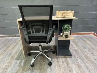 Escritorio y Silla Ergonómica