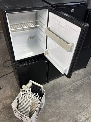 6 штук. Mini refrigerador para reparar o piezas