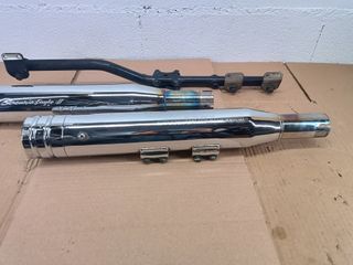 Screamin´Eagle II Harley Davidson escapes colas HD