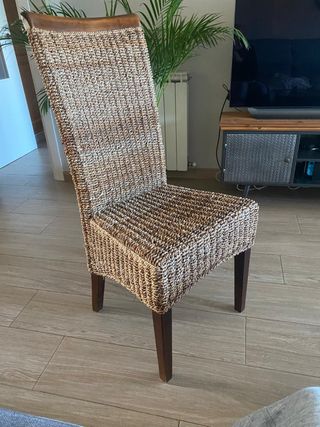 Sillas de comedor de mimbre y madera