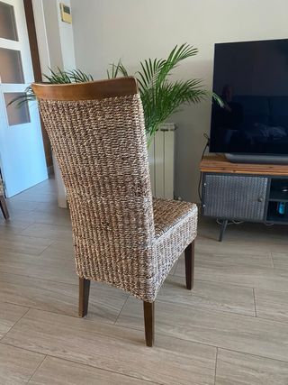 Sillas de comedor de mimbre y madera