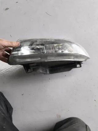 Faro Izquierdo Seat León 1m