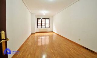 Piso en venta en Tenderina Alta - Fozaneldi en Oviedo