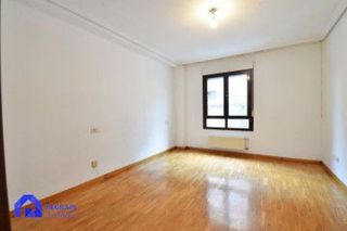 Piso en venta en Tenderina Alta - Fozaneldi en Oviedo