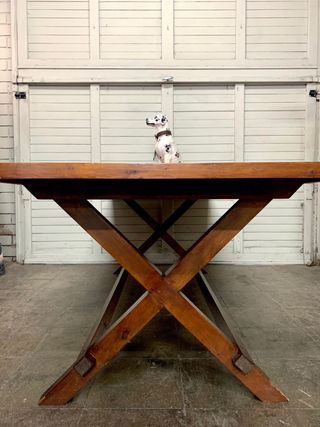 Mesa de comedor de madera grande. 10 comensales