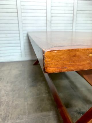 Mesa de comedor de madera grande. 10 comensales