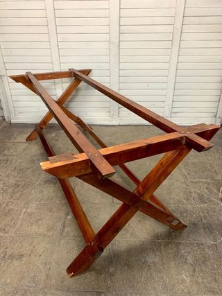 Mesa de comedor de madera grande. 10 comensales