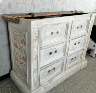 Mueble antiguo restaurado