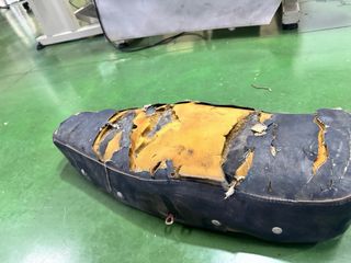 Asiento Ducati y otro asiento moto