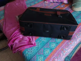 Maleta Negra y Marrón