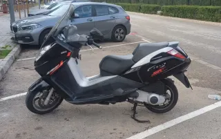 Peugeot 250cc Maxi Scooter Negra