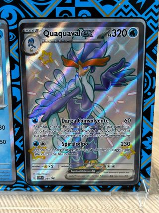 Espositore Destino di Paldea