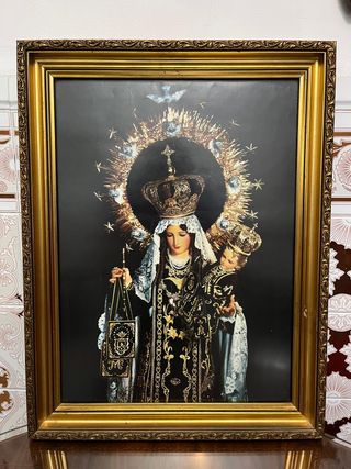 Cuadro Virgen del Carmen marco dorado.