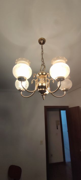 Lámparas colgantes de cristal y metal