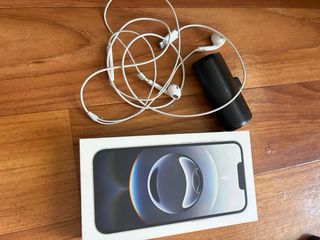 iPhone 16e blanco 100% de bateria. Todo original