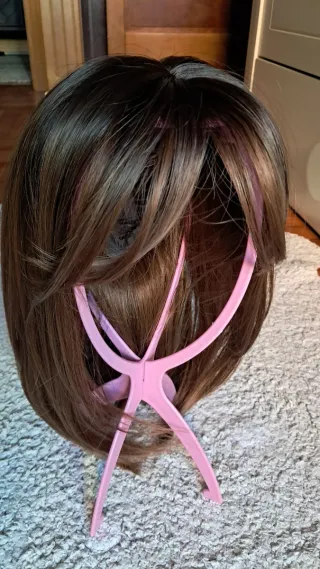 Peluca sintética castaña y rubia