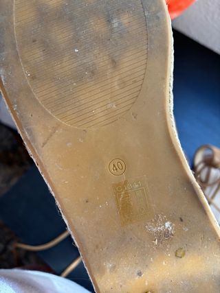 Sandalias de cuña con tiras beige