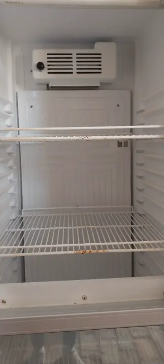 Exhibidora La Bari en excelente estado