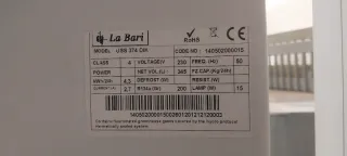 Exhibidora La Bari en excelente estado