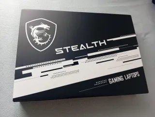 Vendo portátil MSI Stealth 16 AI Studio A1VFG‑042E