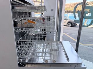 LAVAVAJILLAS MIELE 60 CM A+++ COMO NUEVO!