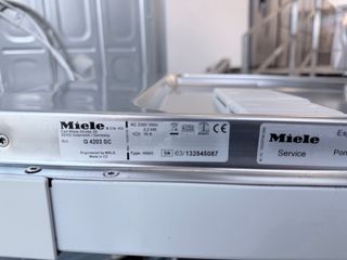 LAVAVAJILLAS MIELE 60 CM A+++ COMO NUEVO!