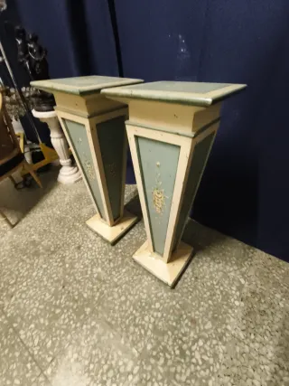 Pedestales madera antiguos