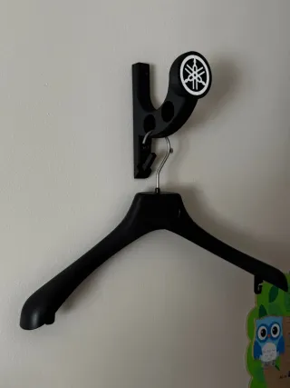 Soporte personalizable para casco.