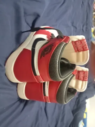 Jordan 1 Retro High OG Rojo/Blanco