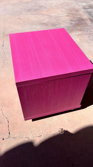 Cajonera rosa con ruedas
